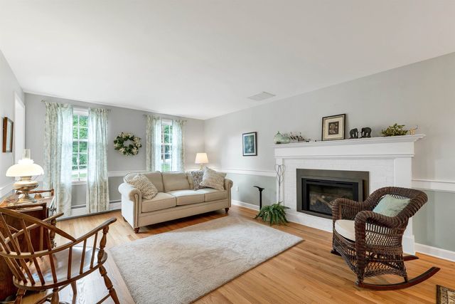 15 Spencer Drive, Nashua, NH 03062