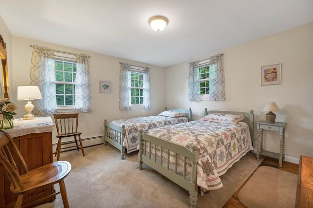 15 Spencer Drive, Nashua, NH 03062