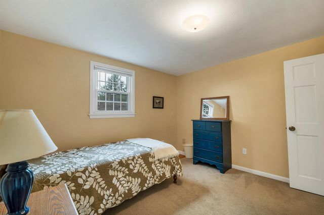 15 Spencer Drive, Nashua, NH 03062
