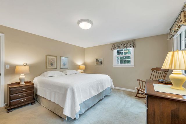 15 Spencer Drive, Nashua, NH 03062