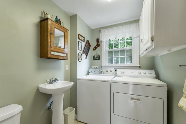 15 Spencer Drive, Nashua, NH 03062