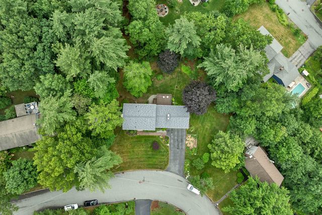 15 Spencer Drive, Nashua, NH 03062