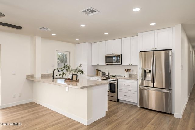 3 E ERIE Drive, Tempe, AZ 85282