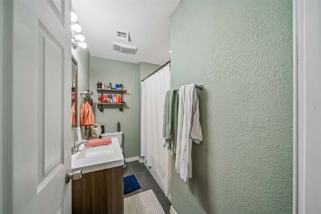 712 N Seminole Avenue, Claremore, OK 74017