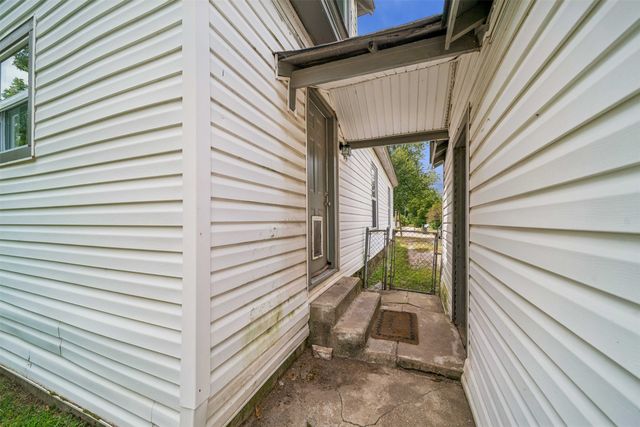 712 N Seminole Avenue, Claremore, OK 74017