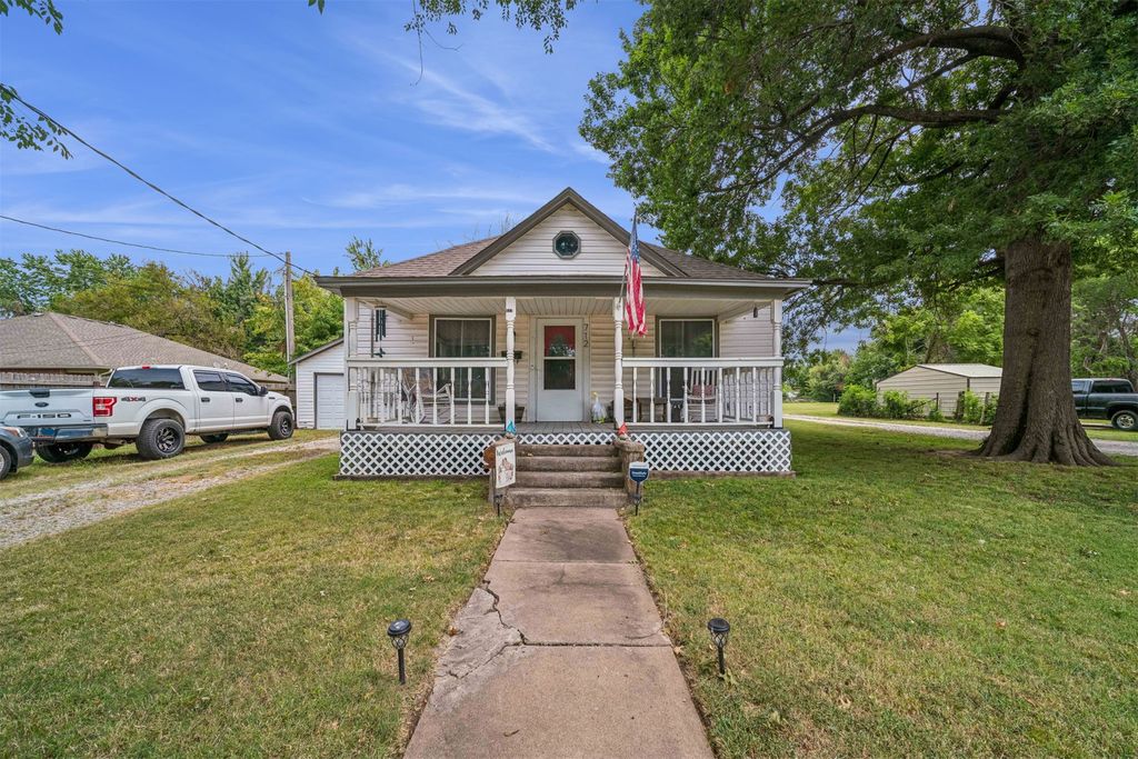 712 N Seminole Avenue, Claremore, OK 74017