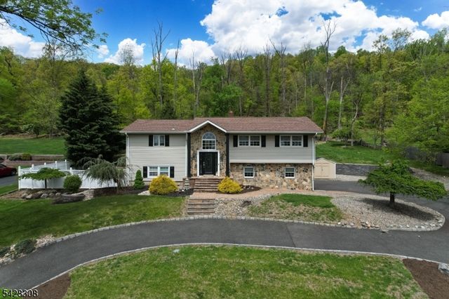 13 Forest Ln, Green Brook Twp., NJ 08812