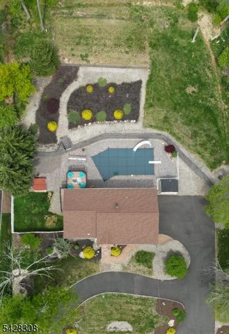 13 Forest Ln, Green Brook Twp., NJ 08812
