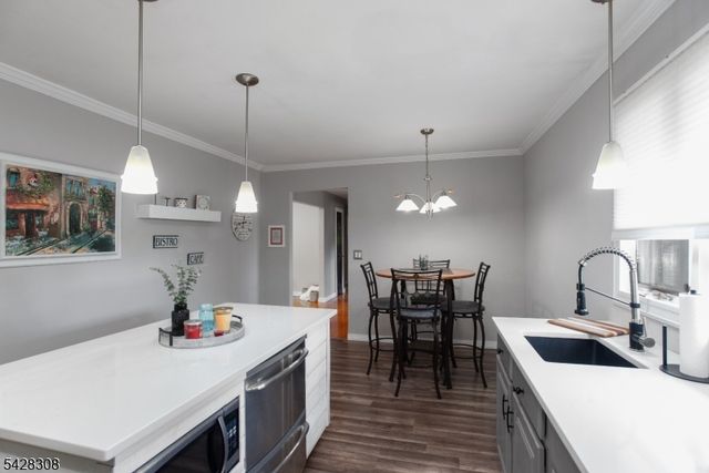 13 Forest Ln, Green Brook Twp., NJ 08812