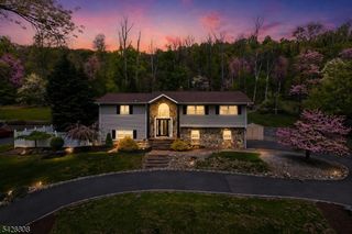 13 Forest Ln, Green Brook Twp., NJ 08812