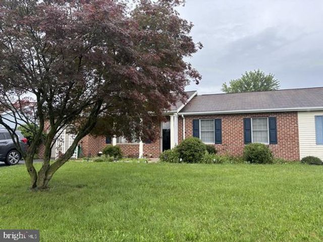 217 FAITH CIR, Carlisle, PA 17013