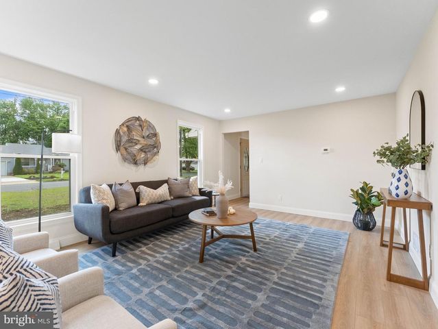 104 MCKINLEY AVE, Blackwood, NJ 08012