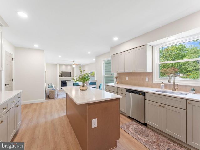 104 MCKINLEY AVE, Blackwood, NJ 08012