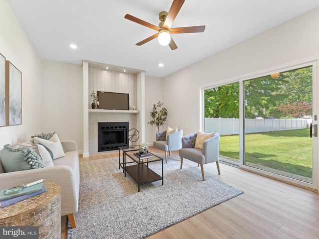 104 MCKINLEY AVE, Blackwood, NJ 08012