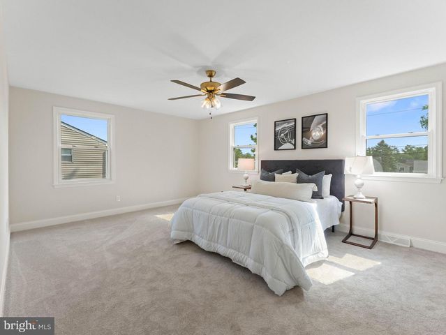 104 MCKINLEY AVE, Blackwood, NJ 08012