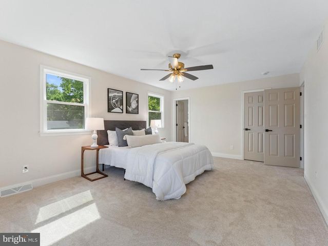 104 MCKINLEY AVE, Blackwood, NJ 08012