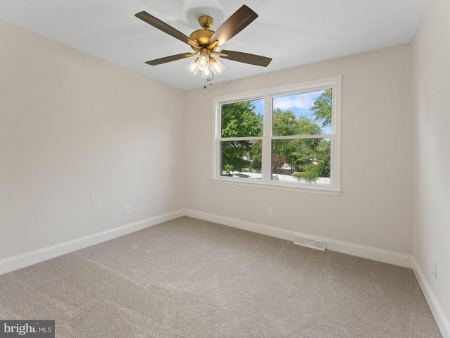 104 MCKINLEY AVE, Blackwood, NJ 08012