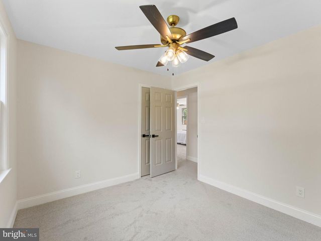 104 MCKINLEY AVE, Blackwood, NJ 08012