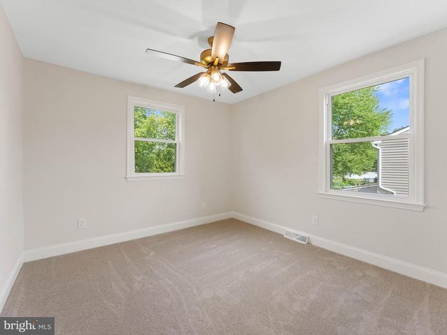 104 MCKINLEY AVE, Blackwood, NJ 08012