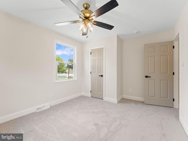 104 MCKINLEY AVE, Blackwood, NJ 08012