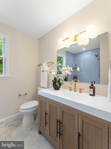 104 MCKINLEY AVE, Blackwood, NJ 08012