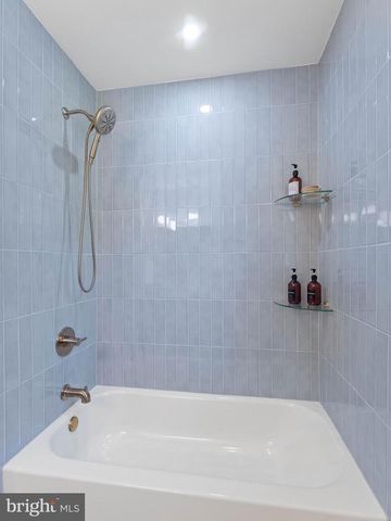 104 MCKINLEY AVE, Blackwood, NJ 08012