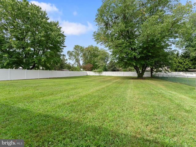 104 MCKINLEY AVE, Blackwood, NJ 08012