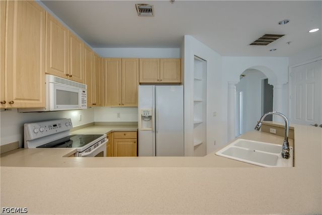 15250 Riverbend BLVD 204, North Fort Myers, FL 33917