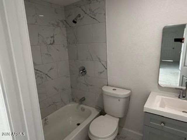 2714 N 40TH Avenue, Phoenix, AZ 85009
