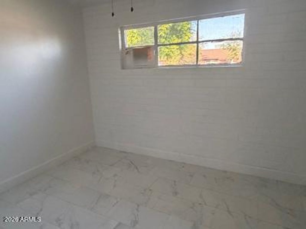 2714 N 40TH Avenue, Phoenix, AZ 85009