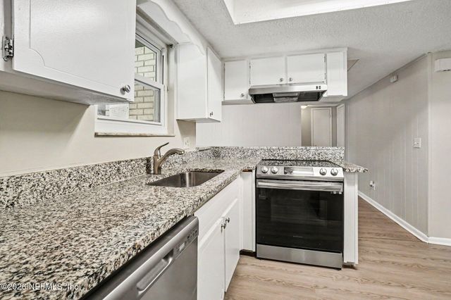 11427 YELLOW TAIL Court, Jacksonville, FL 32218