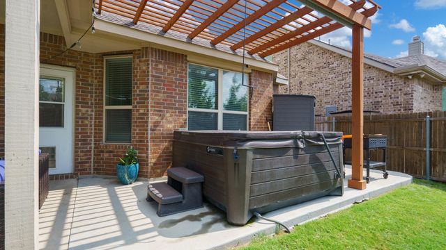 4328 Oak Chase Drive, Fort Worth, TX 76244