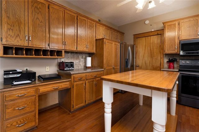 1303 Telford Drive, Liberty, MO 64068