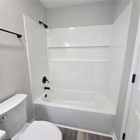 4218 Bramlet Place, Greensboro, NC 27407