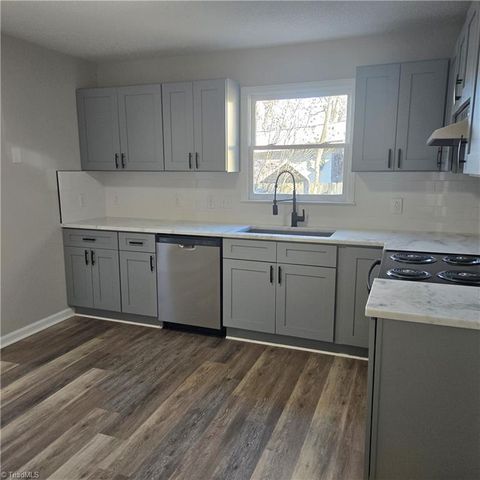 4218 Bramlet Place, Greensboro, NC 27407