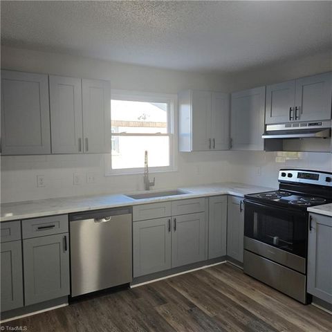 4218 Bramlet Place, Greensboro, NC 27407