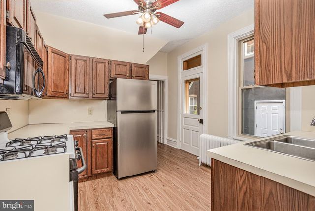 354 E CHESTNUT ST, Lancaster, PA 17602