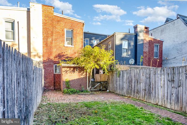 354 E CHESTNUT ST, Lancaster, PA 17602