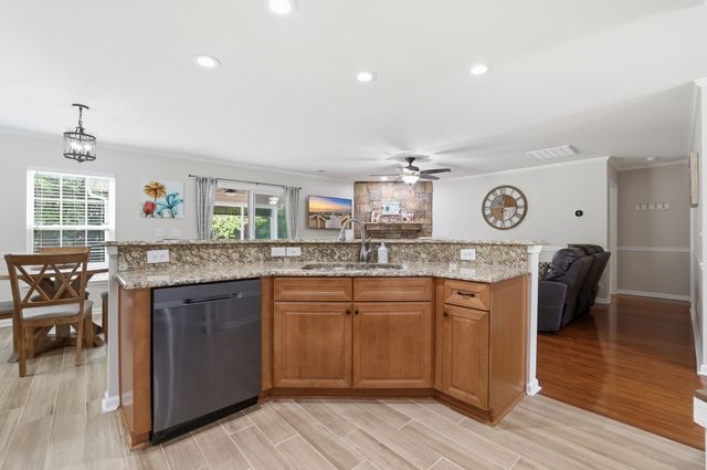 5103 Weatherwood Dr., North Myrtle Beach, SC 29582