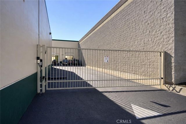 11940 Goldring Rd B, Arcadia, CA 91006