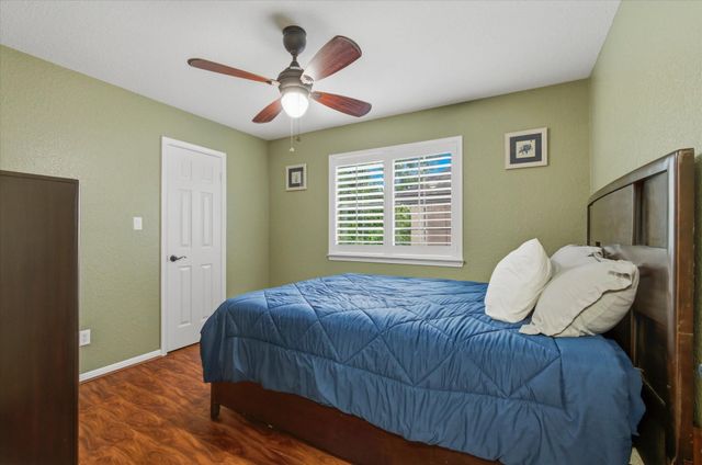 4704 Broadmoor Drive, League City, TX 77573