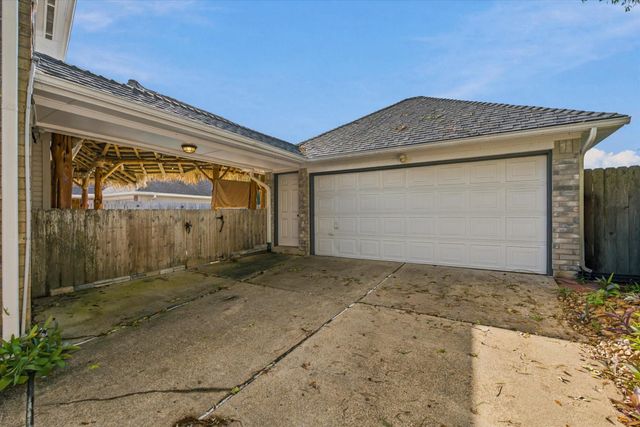 4704 Broadmoor Drive, League City, TX 77573