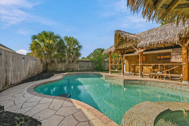 4704 Broadmoor Drive, League City, TX 77573