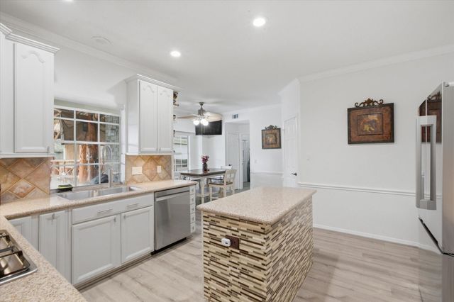 4704 Broadmoor Drive, League City, TX 77573