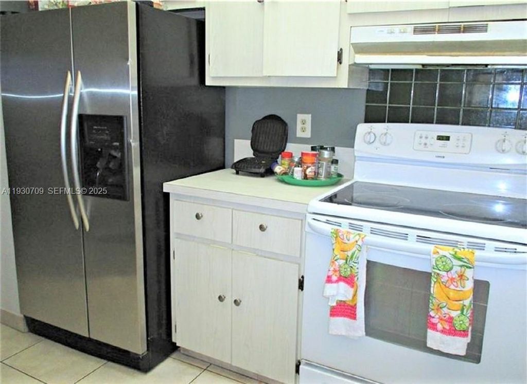 2451 NW 41st Avenue 302, Lauderhill, FL 33313