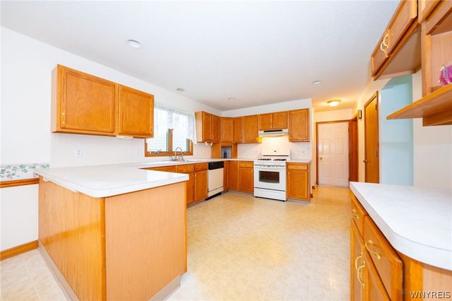 55 Ashley Drive, West Seneca, NY 14224