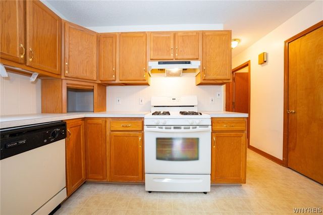 55 Ashley Drive, West Seneca, NY 14224