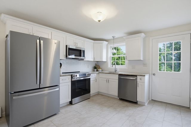 290 Bemis Rd, Warren, MA 01585