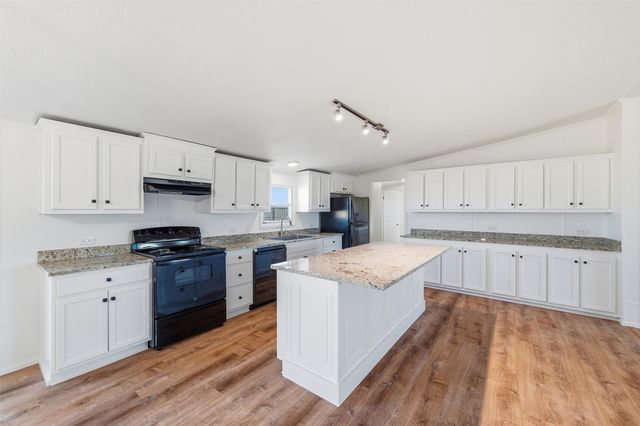 237 Quarterhorse Road, Waxahachie, TX 75165