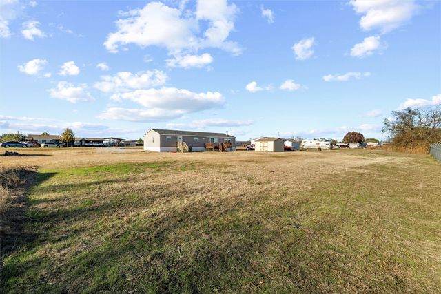 237 Quarterhorse Road, Waxahachie, TX 75165